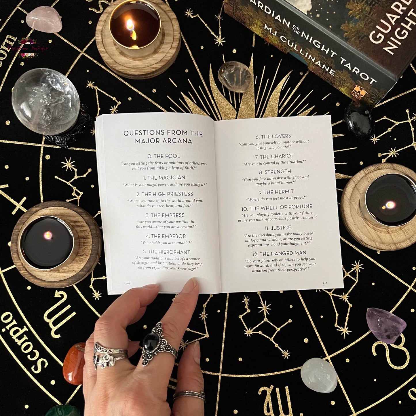 THE GUARDIAN OF THE NIGHT TAROT
