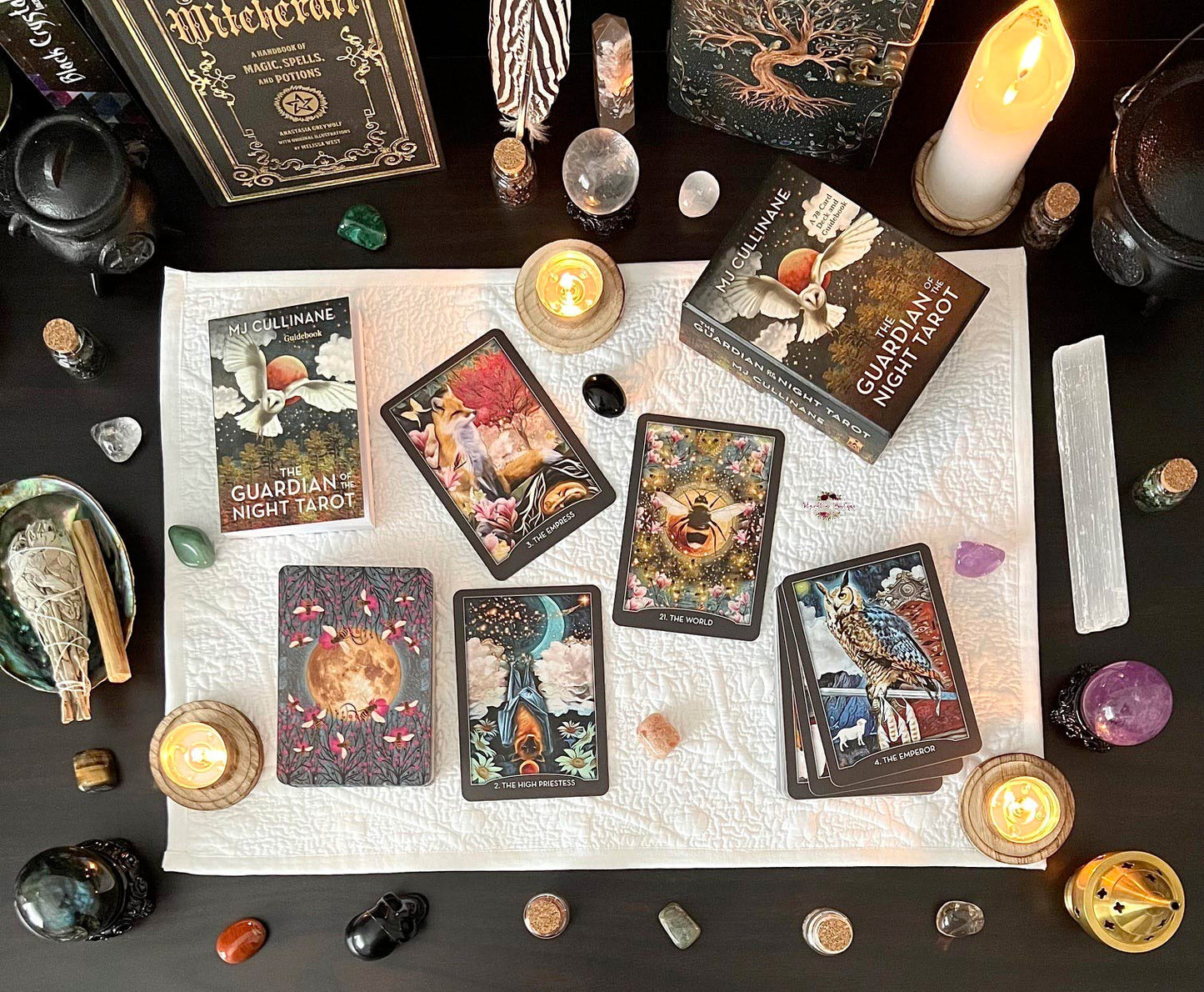 THE GUARDIAN OF THE NIGHT TAROT
