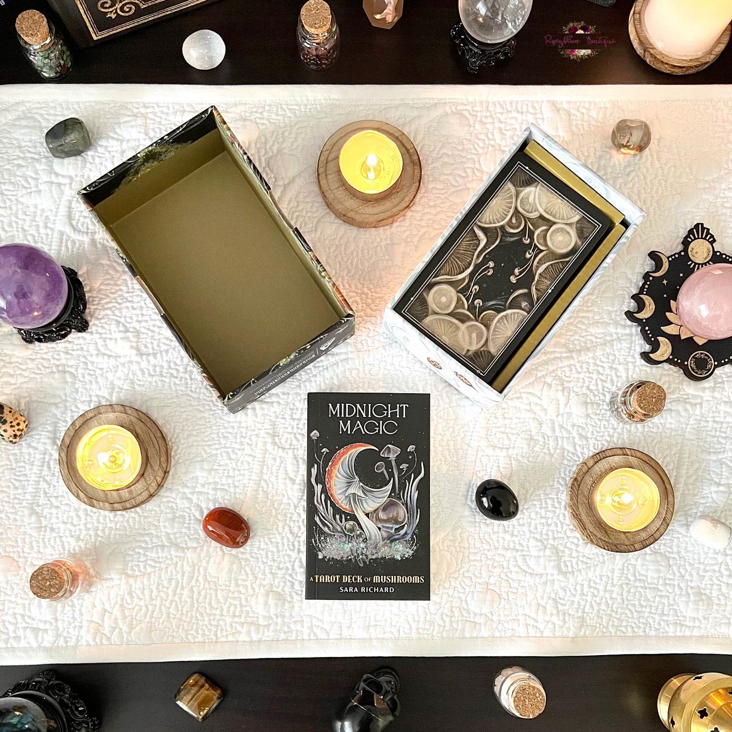 MIDNIGHT MAGIC | A Tarot Deck Of Mushrooms